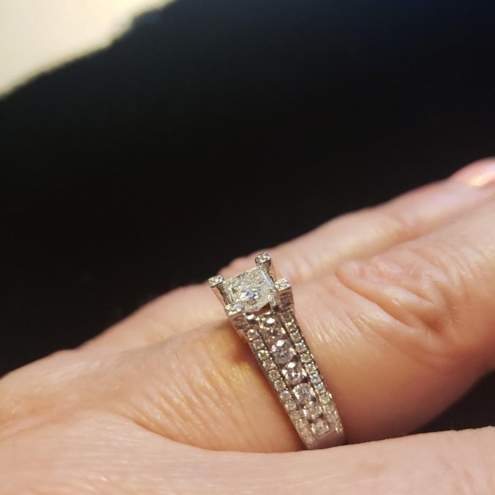 BEAUTIFUL PRINCESS Diamond ring 1.53 ct tw 14k!!